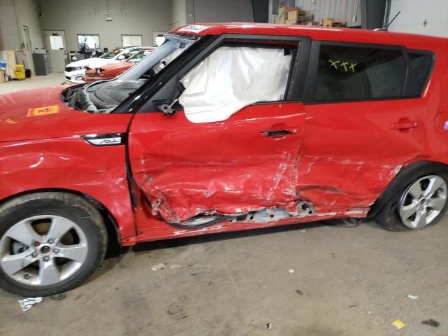 KNDJN2A24K7006573 - 2019 KIA SOUL RED photo 9