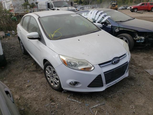 1FAHP3F28CL426469 - 2012 FORD FOCUS WHITE photo 1