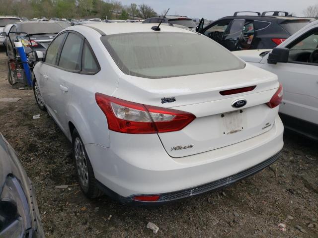 1FAHP3F28CL426469 - 2012 FORD FOCUS WHITE photo 3