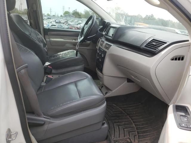 2V4RW3D16AR184318 - 2010 VOLKSWAGEN ROUTAN SE WHITE photo 5