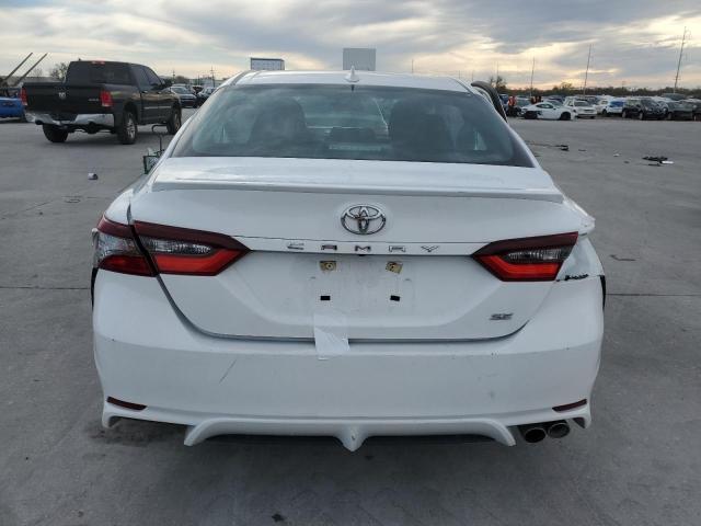 4T1G11AK8PU722705 - 2023 TOYOTA CAMRY SE N WHITE photo 6