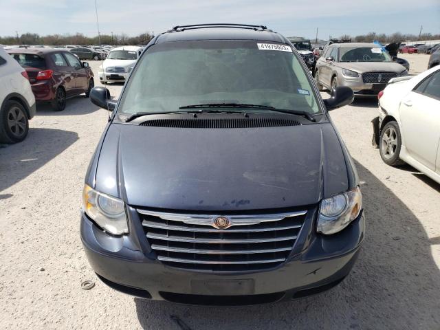 2A4GP54L97R361295 - 2007 CHRYSLER TOWN & COU ლურჯი ფოტო 5