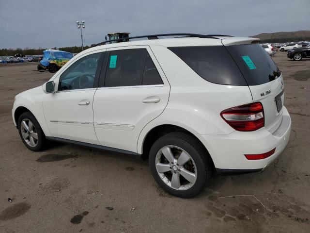 4JGBB8GB4AA532285 - 2010 MERCEDES-BENZ ML 350 4MA WHITE photo 2