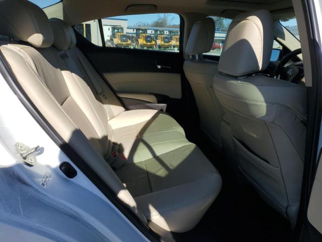 19UDE2F75JA008014 - 2018 ACURA ILX PREMIU WHITE photo 10