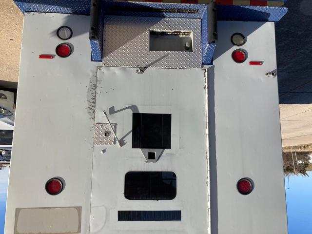 4UZAAWBW92CJ28787 - 2002 FREIGHTLINER CHASSIS FS WHITE photo 8