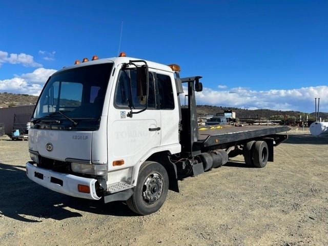 JNALC43H44AH75176 - 2004 NISSAN DIESEL UD2300 WHITE photo 1