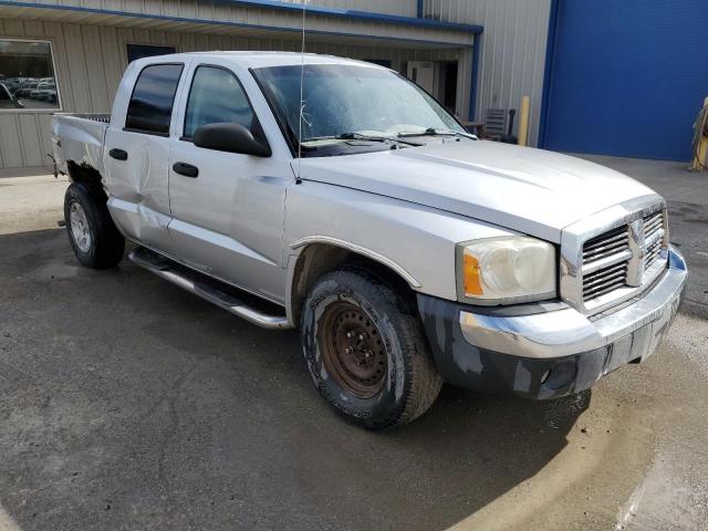 1D7HW48N35S263920 - 2005 DODGE DAKOTA QUA SILVER photo 1