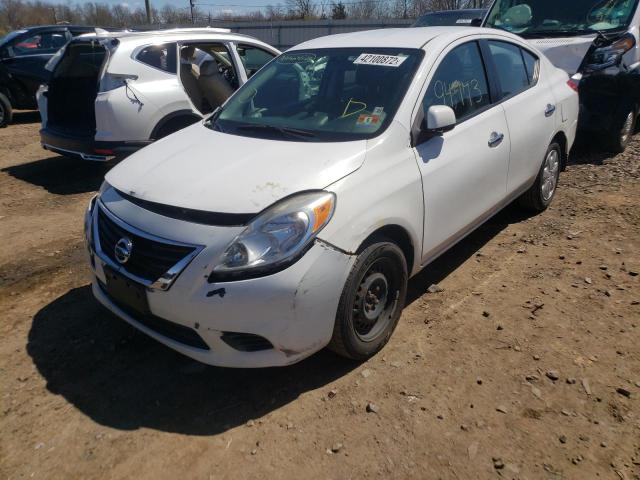 3N1CN7APXCL889208 - 2012 NISSAN VERSA WHITE photo 2