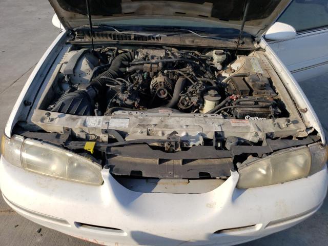 1MELM62W9VH635053 - 1997 MERCURY COUGAR XR7 WHITE photo 11