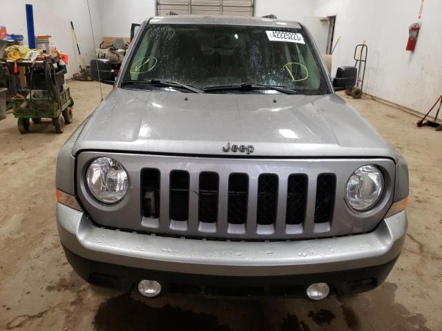 1C4NJRFB3ED810111 - 2014 JEEP PATRIOT LA GRAY photo 5