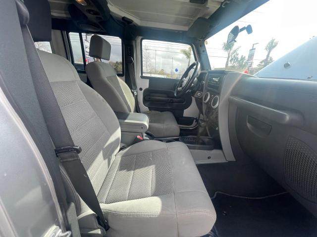 1J4GA59188L553343 - 2008 JEEP WRANGLER U SILVER photo 5