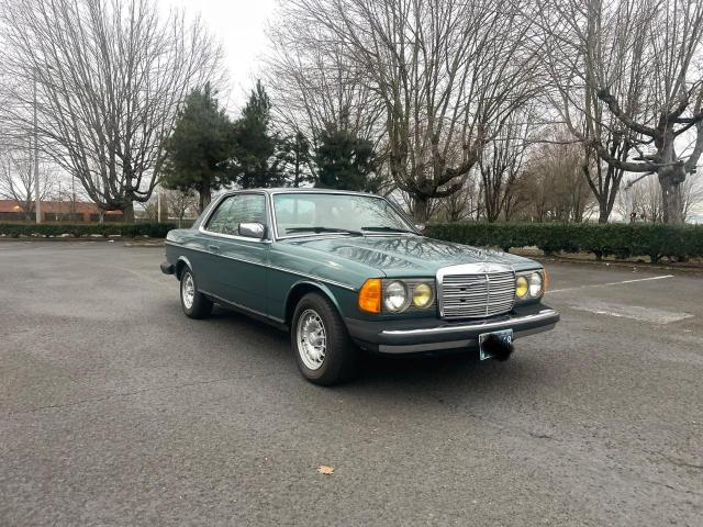 WDBAB53A8CB000089 - 1982 MERCEDES-BENZ 300 CDT GREEN photo 1