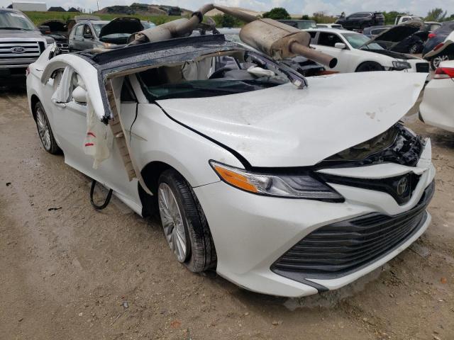 4T1F11AK2LU997766 - 2020 TOYOTA CAMRY XLE WHITE photo 1