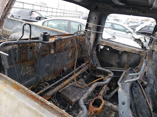 3C6UR5JL2FG610636 - 2015 RAM 2500 SLT 烧焦的 照片 6