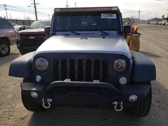 1C4HJWDG1JL855588 - 2018 JEEP WRANGLER U ვერცხლისფერი ფოტო 5