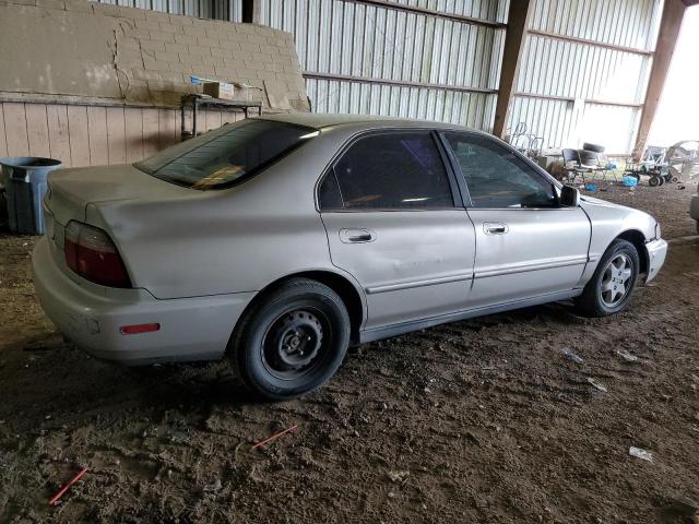 1HGCD5689TA115658 - 1996 HONDA ACCORD DX SILVER photo 3