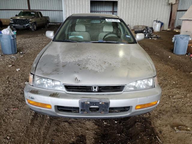 1HGCD5689TA115658 - 1996 HONDA ACCORD DX SILVER photo 5