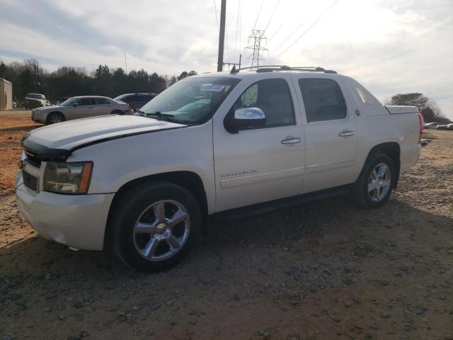 3GNTKGE71DG247221 - 2013 CHEVROLET AVALANCHE WHITE photo 1