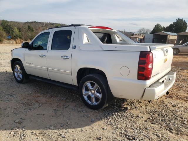 3GNTKGE71DG247221 - 2013 CHEVROLET AVALANCHE WHITE photo 2