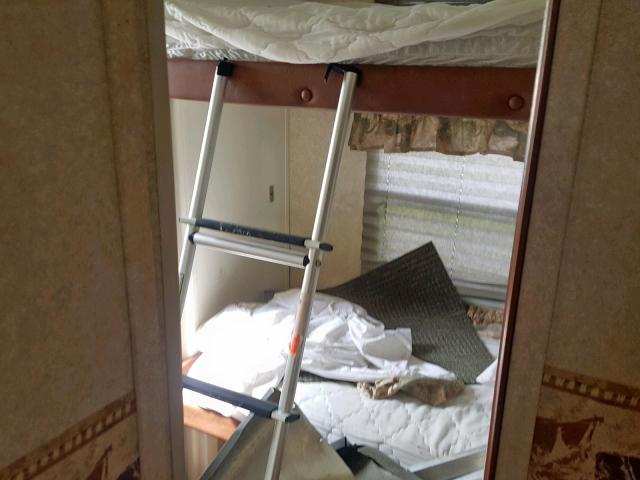 undefined - 2004 OUTB TRAVEL TRL WHITE photo 7