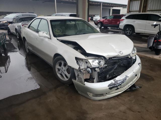 JT8BF28G3Y0249200 - 2000 LEXUS ES 300 WHITE photo 1