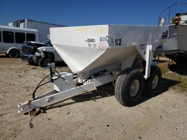 421S16425 - 2021 FARM TRAILER WHITE photo 2