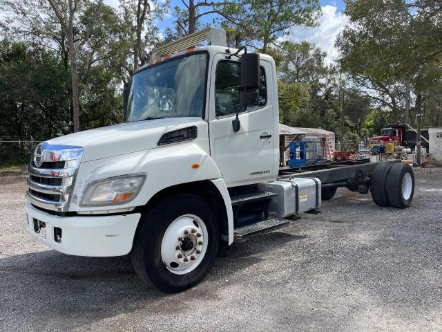 5PVNJ8JR6B4S50434 - 2011 HINO 258/268 WHITE photo 2