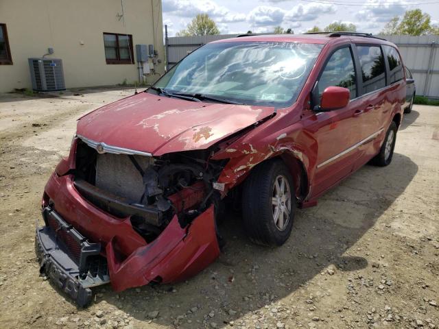 2A4RR5D15AR183779 - 2010 CHRYSLER TOWN & COU BURGUNDY photo 2