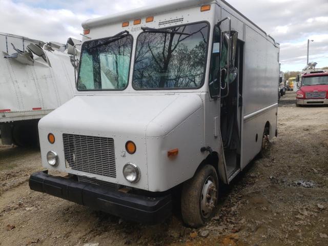 4UZAANCP54CL85207 - 2004 FREIGHTLINER CHASSIS M WHITE photo 2