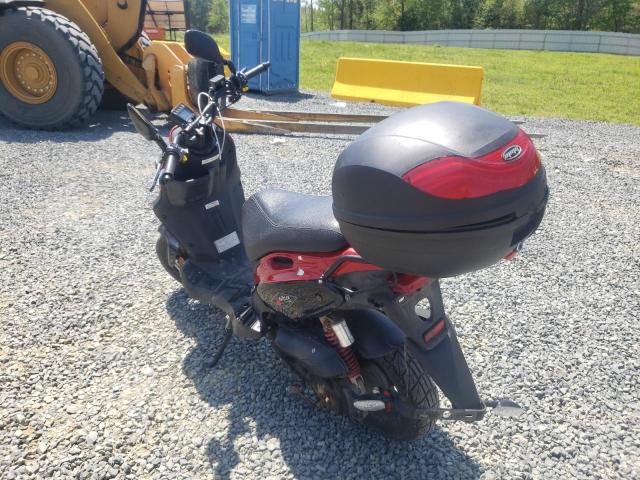 RFVPMP207K1017101 - 2019 GENUINE SCOOTER CO. ROUGHHOUSE RED photo 3