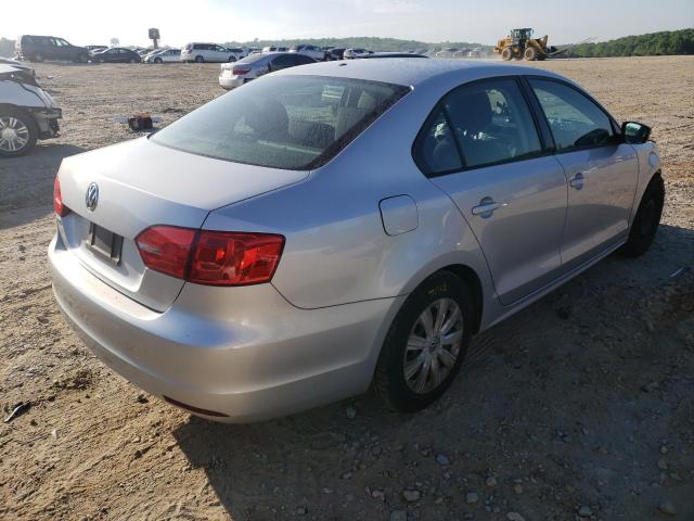 3VW1K7AJ1EM352262 - 2014 VOLKSWAGEN JETTA BASE فضي صورة 4