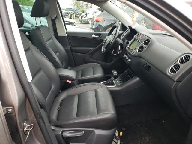 WVGBV7AX3AW515714 - 2010 VOLKSWAGEN TIGUAN SE GRAY photo 5