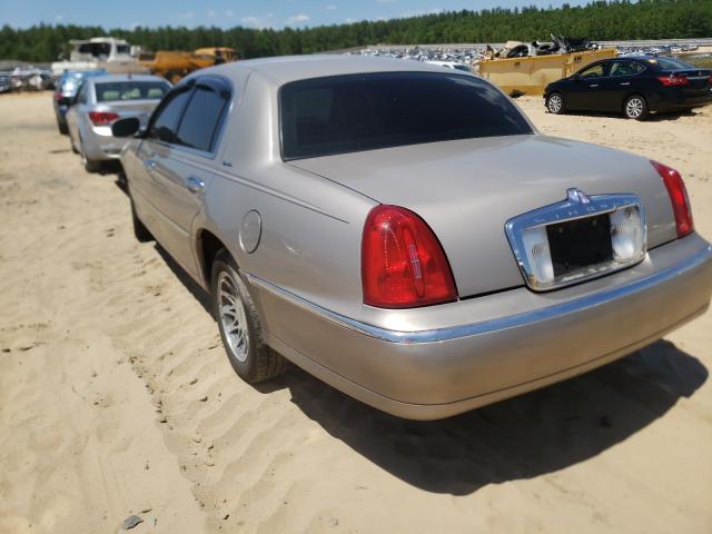 1LNHM82W9YY857899 - 2000 LINCOLN TOWN CAR S SILVER photo 3