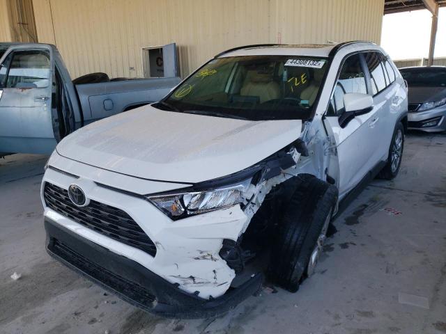 2T3C1RFV3LC085841 - 2020 TOYOTA RAV4 XLE P WHITE photo 2