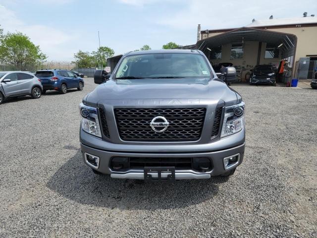 1N6AA1E56JN532608 - 2018 NISSAN TITAN SV GRAY photo 10