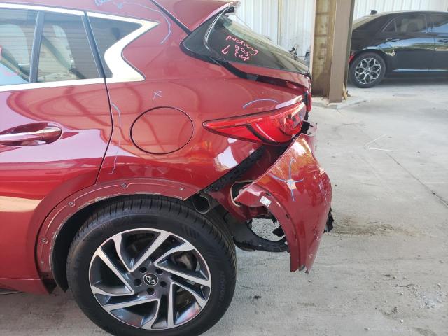 SJKCH5CP8HA015831 - 2017 INFINITI QX30 BASE RED photo 9