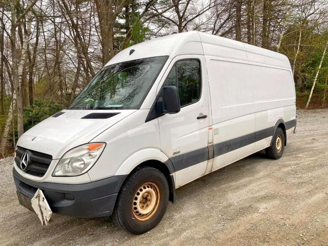 WD3PE8CB2B5572621 - 2011 MERCEDES-BENZ SPRINTER 2 WHITE photo 2