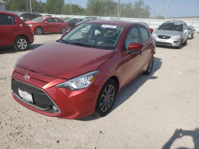 3MYDLBYV1KY518472 - 2019 TOYOTA YARIS L RED photo 2