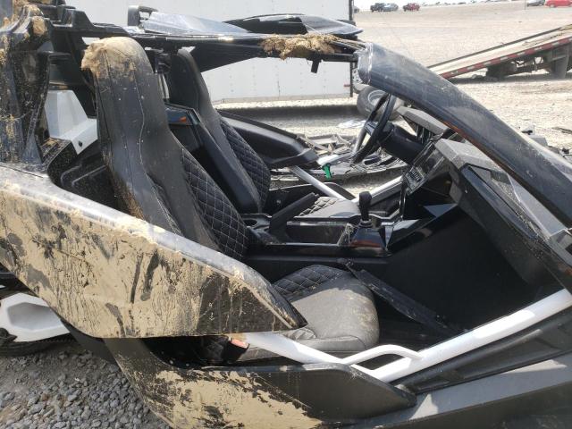 57XAAPFAXK8133998 - 2019 POLARIS SLINGSHOT BLACK photo 5