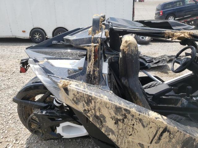 57XAAPFAXK8133998 - 2019 POLARIS SLINGSHOT BLACK photo 6
