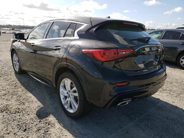 SJKCH5CP7JA004048 - 2018 INFINITI QX30 BASE BLACK photo 3