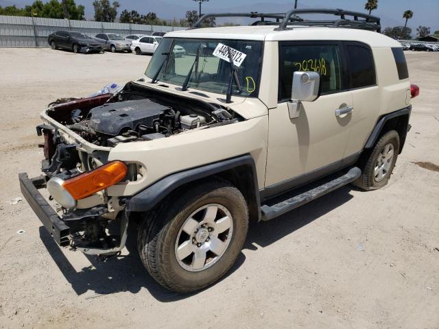 JTEZU11FX80019702 - 2008 TOYOTA FJ CRUISER BEIGE photo 2