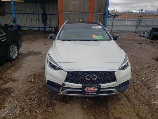 SJKCH5CR9KA007570 - 2019 INFINITI QX30 LUXE WHITE photo 9