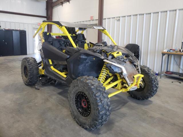 3JBVWAW29JK000109 - 2018 CAN-AM MAVERICK X TWO TONE photo 1