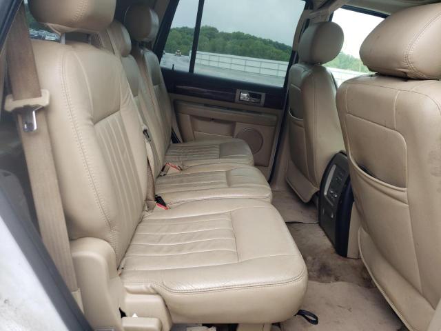 5LMFU27545LJ08213 - 2005 LINCOLN NAVIGATOR 白色 照片 6