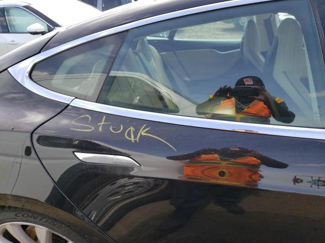 5YJSA1CP9DFP06606 - 2013 TESLA MODEL S Սև լուսանկար 6