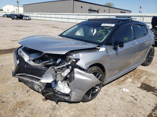 4T1B61HKXKU249786 - 2019 TOYOTA CAMRY XSE SILVER photo 2