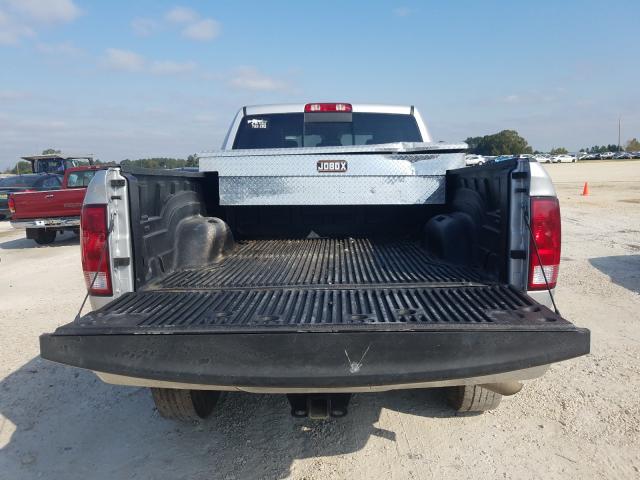 3C6TR5DT4JG395115 - 2018 RAM 2500 SLT 银色 照片 9