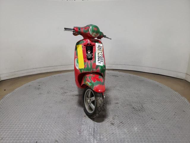 ZAPM448F395014737 - 2009 VESPA LX 150 RED photo 2