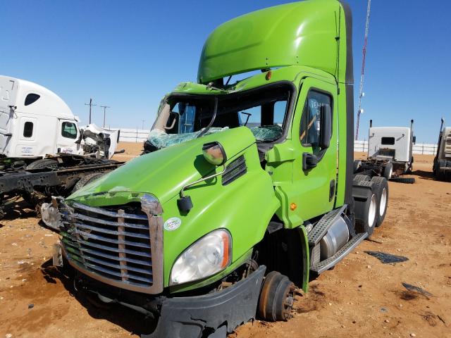 1FUJGBDV3FLGE9050 - 2015 FREIGHTLINER TRACTOR GREEN photo 2